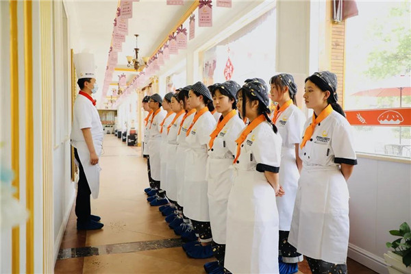 15岁,没有,上高,中的,女生,除了,打工,还能,干什么,